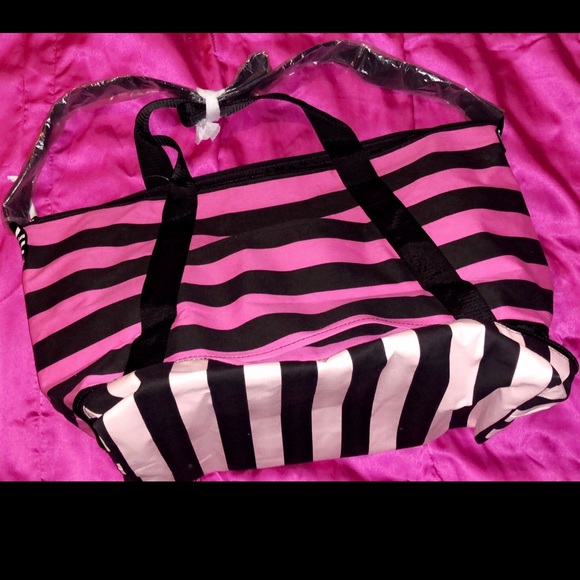 👛 sale! brand new! Victoria secret overnight bag! - Picture 2 of 7